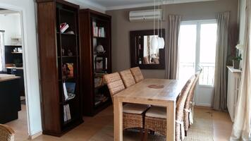 Table  , chaises, canapé , meubles teck bambou , bureau